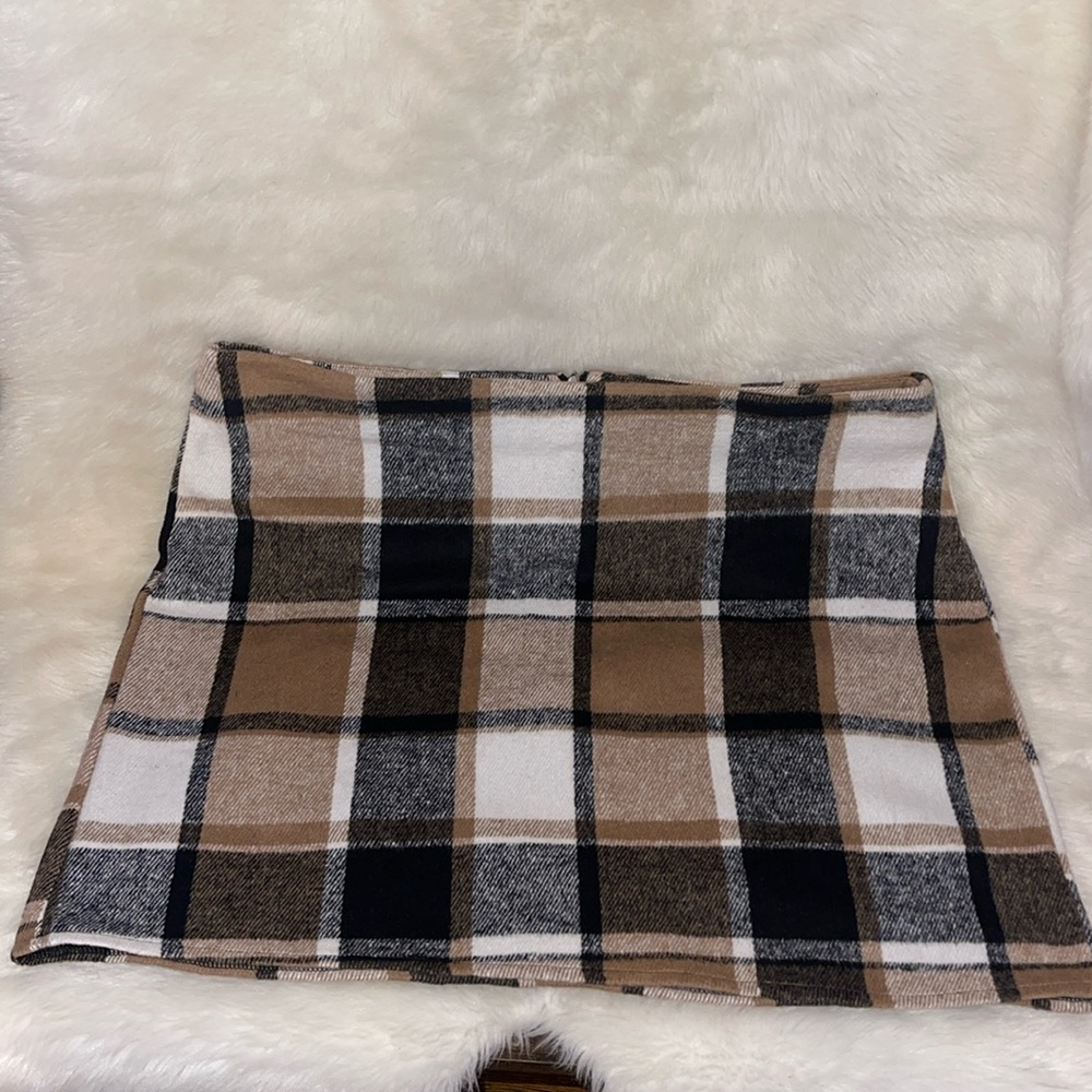 Adorable plaid mini pencil skirt